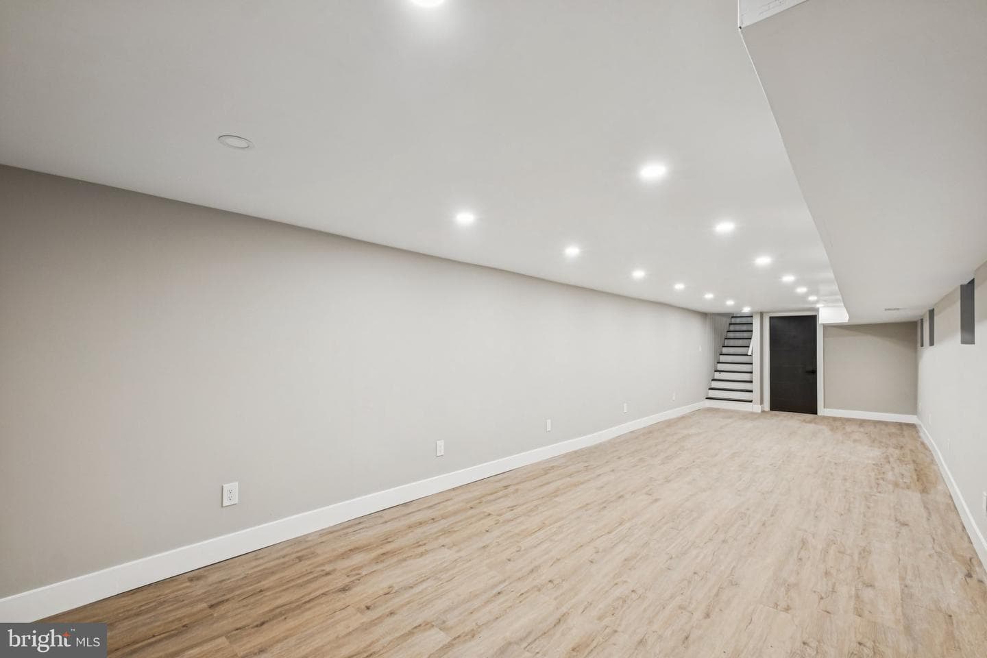 333 W Hansberry photo 19