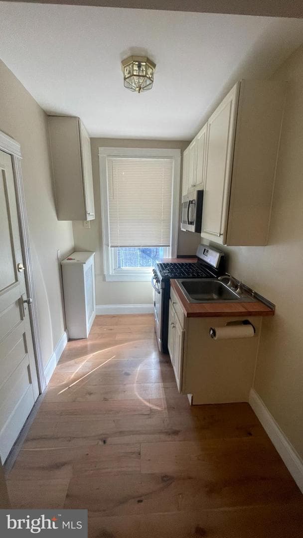 2084 Carver Street photo 8