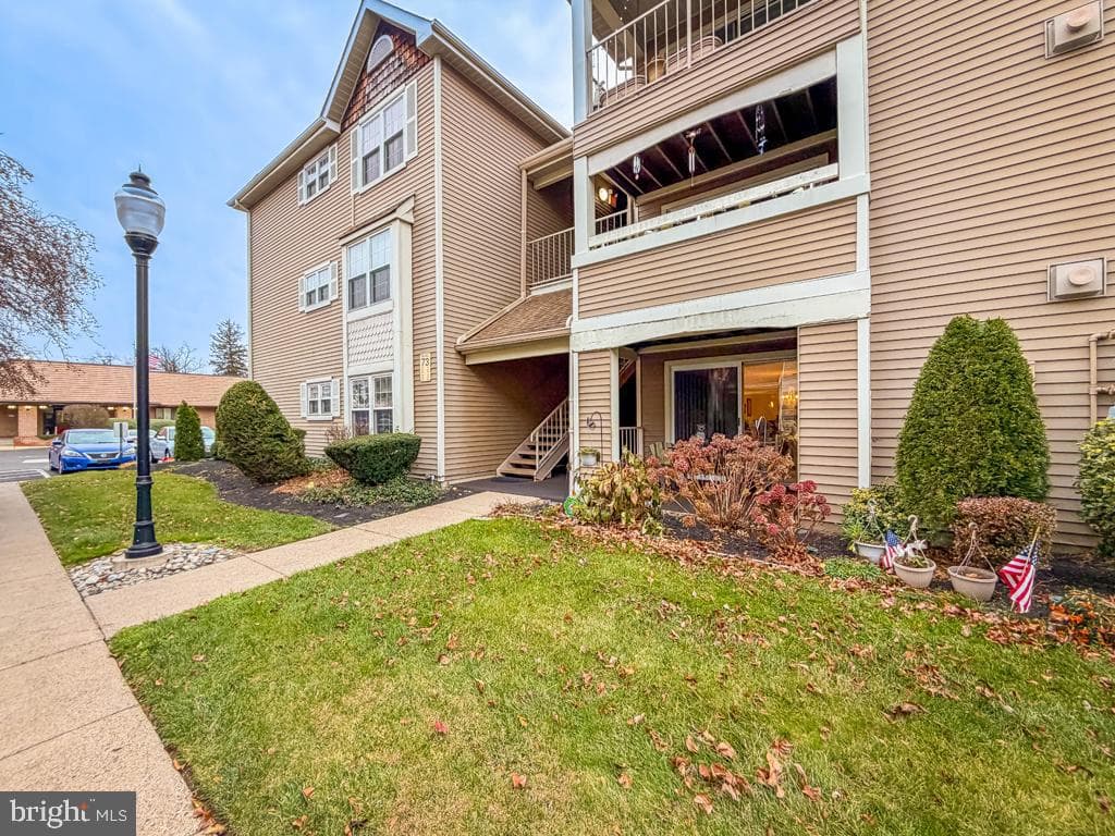 73106 Delaire Landing Road #106 photo 6