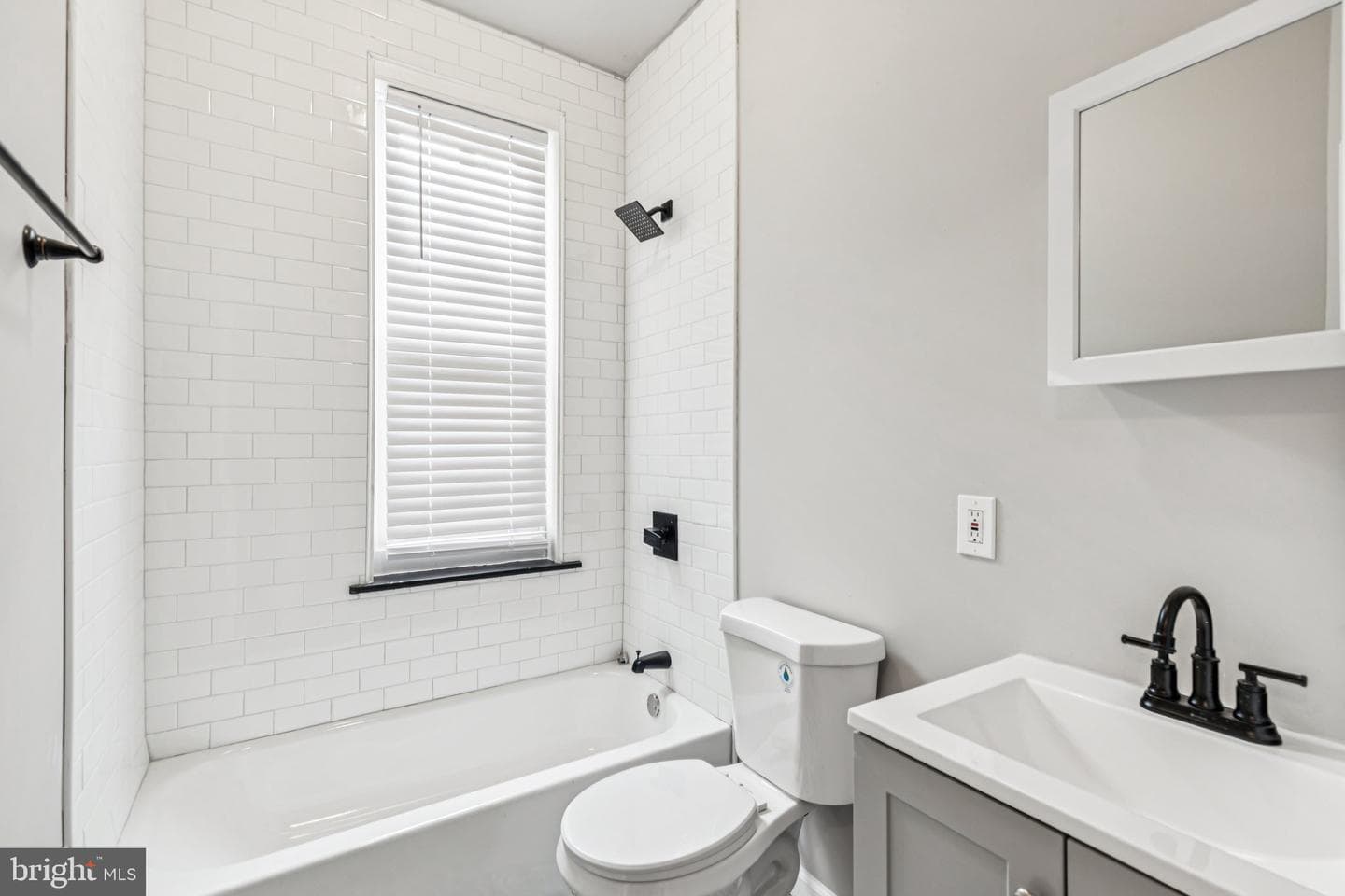 2416 N Hollywood Street photo 11