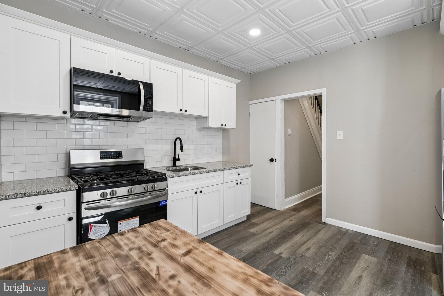 2416 N Hollywood Street photo 4