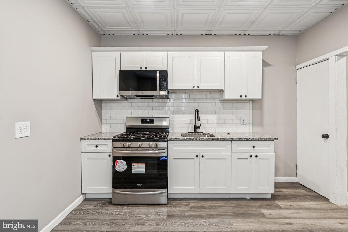 2416 N Hollywood Street photo 5