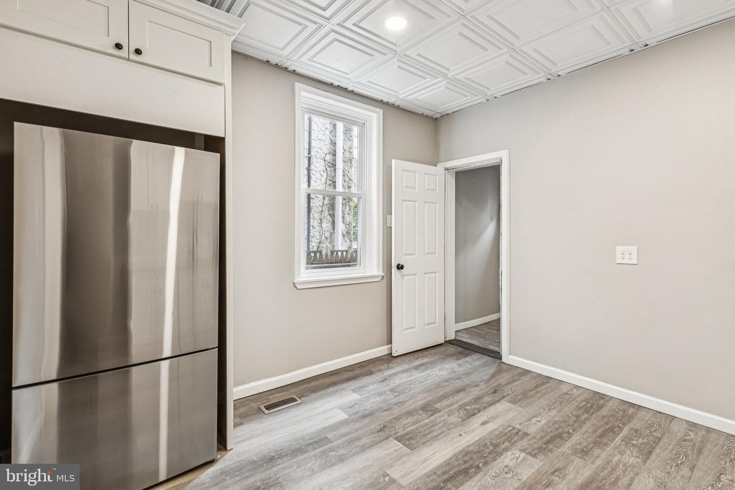 2416 N Hollywood Street photo 6