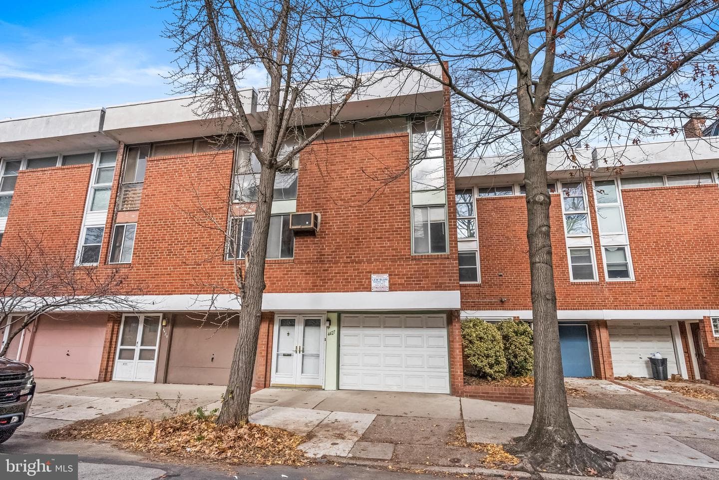 4427 Osage Avenue photo 1