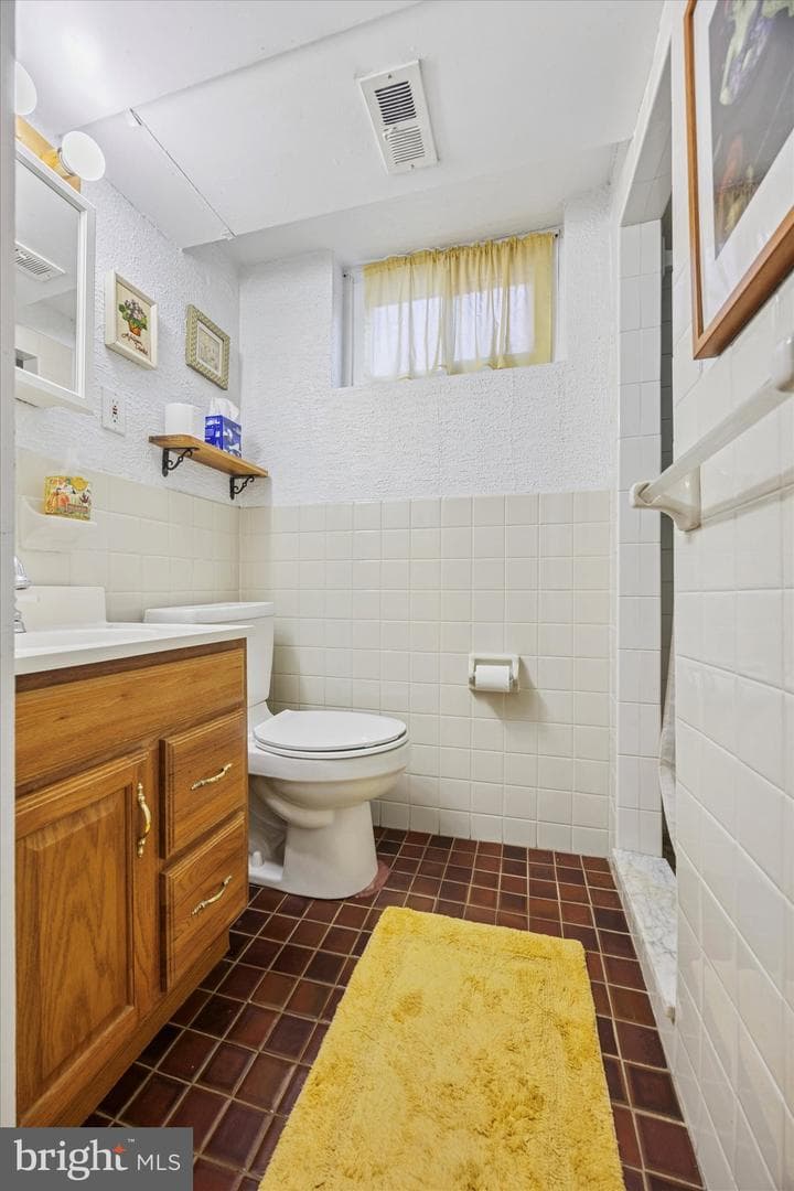 7025 Valley Avenue photo 22