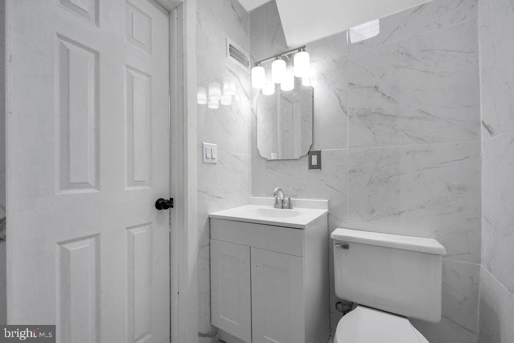 5741 Arch Street photo 12