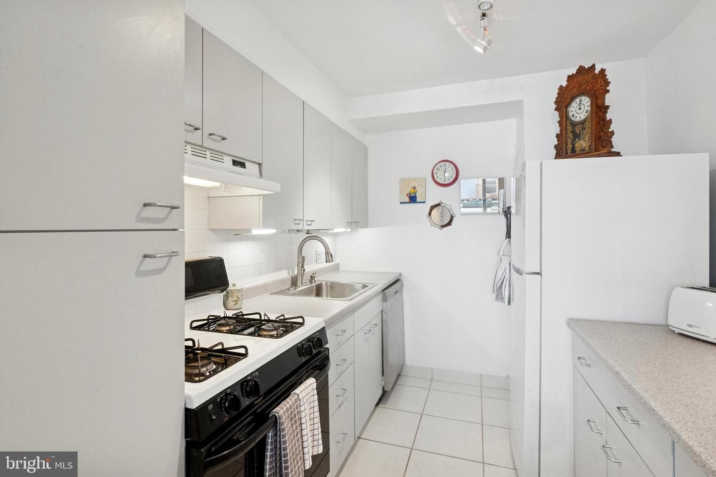 604 S Washington Square #2308 photo 12