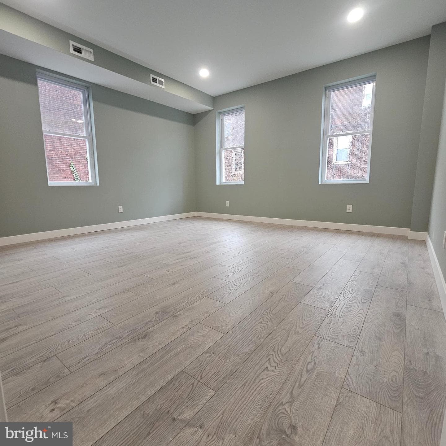 4920 N Camac Street photo 15