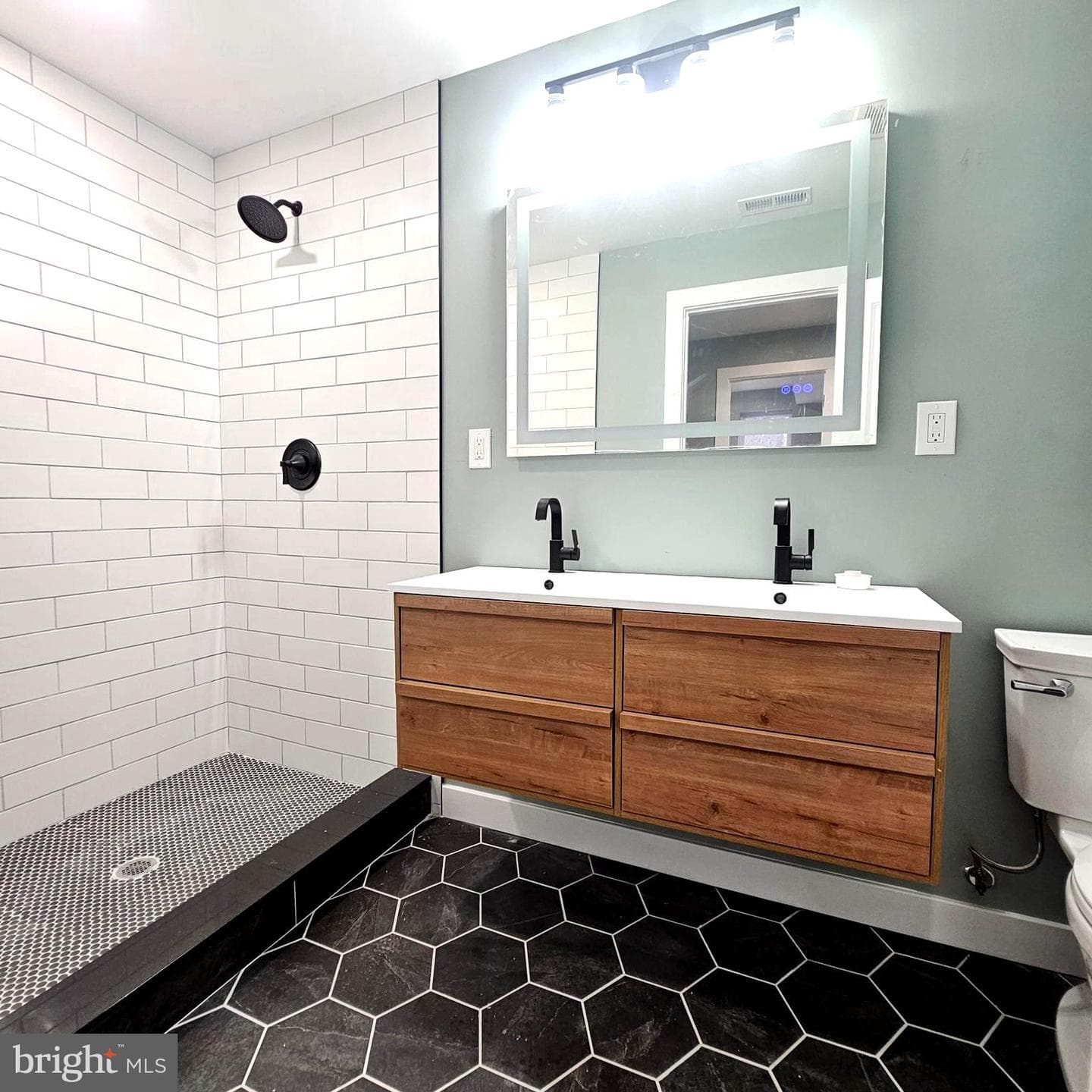 4920 N Camac Street photo 19