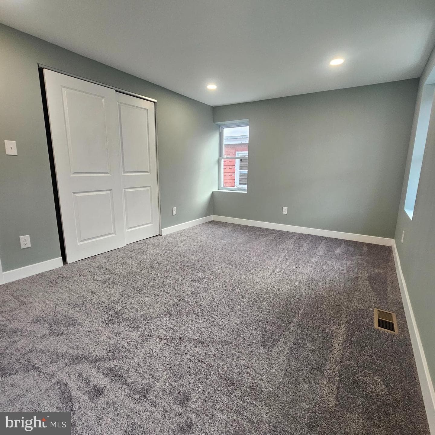 4920 N Camac Street photo 21