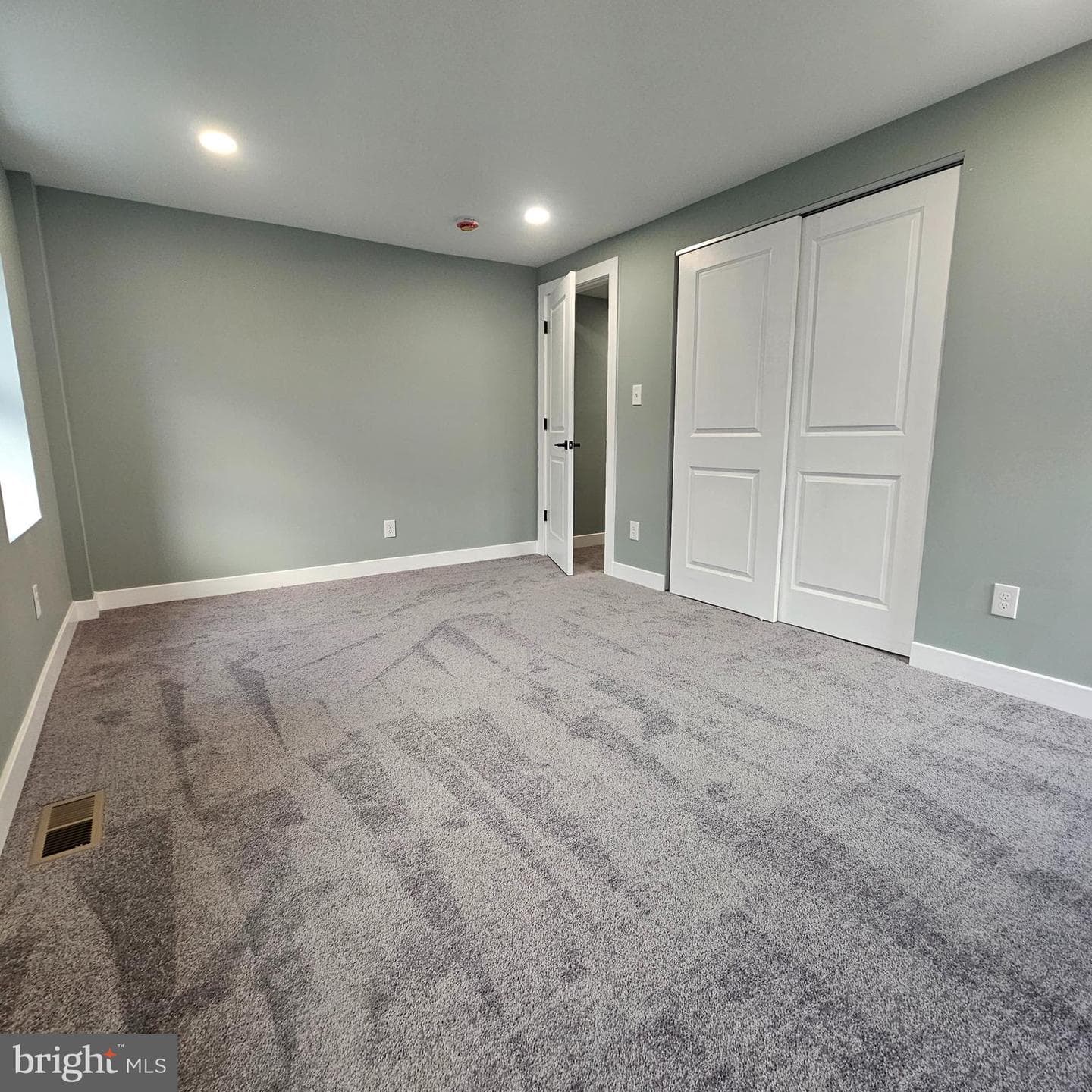 4920 N Camac Street photo 22