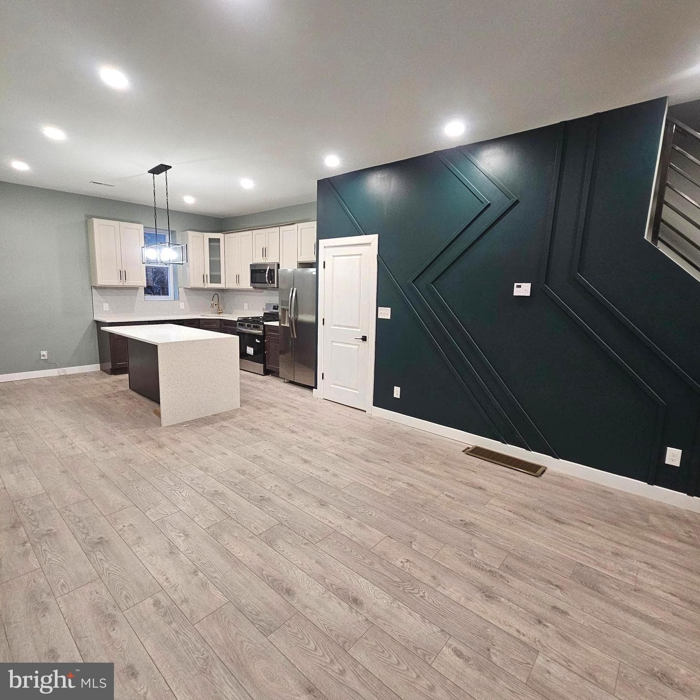 4920 N Camac Street photo 5