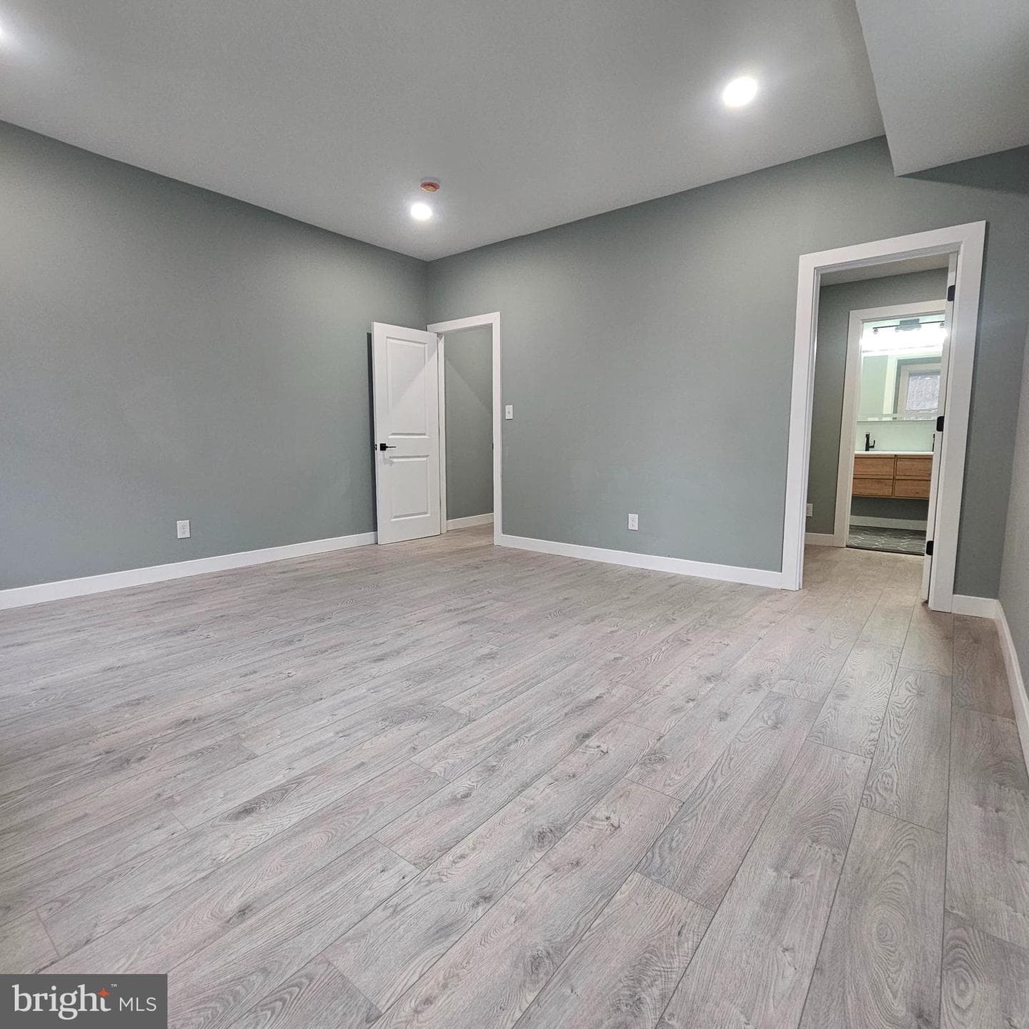 4920 N Camac Street photo 7