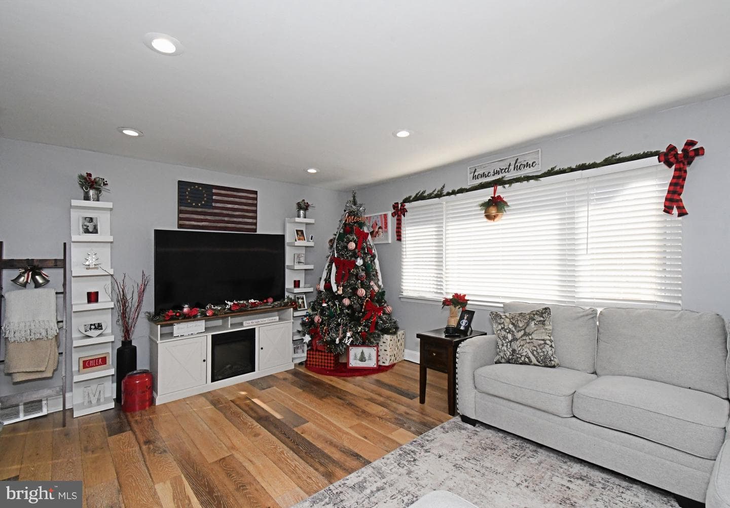 3568 Gloucester Lane photo 12