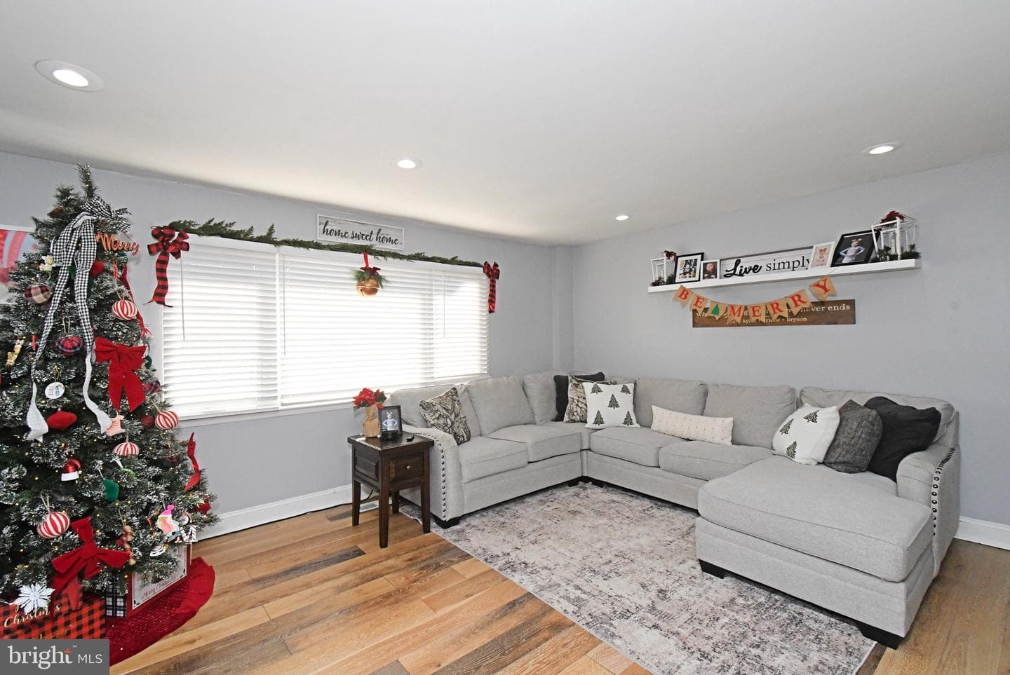 3568 Gloucester Lane photo 13