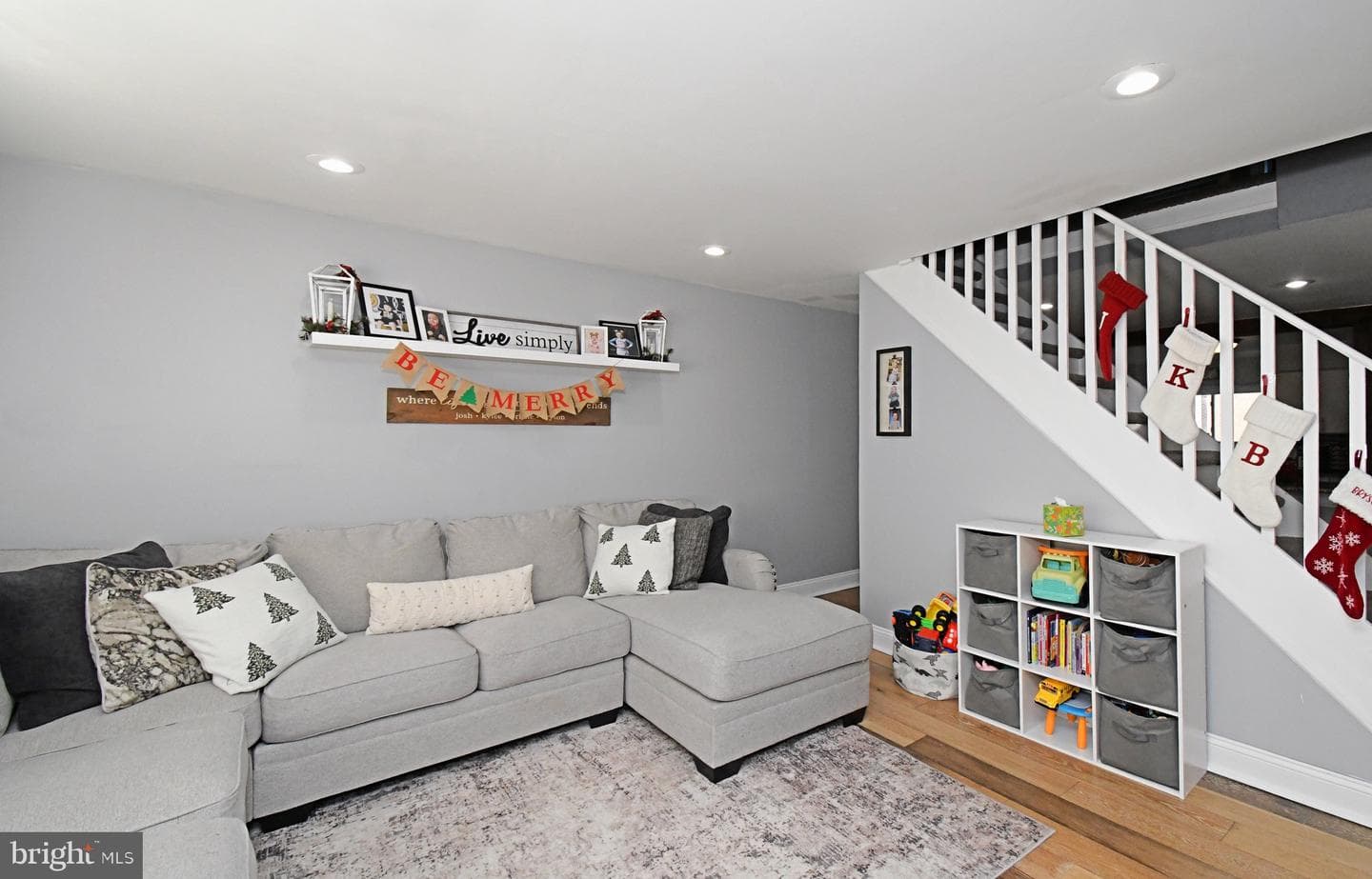 3568 Gloucester Lane photo 14
