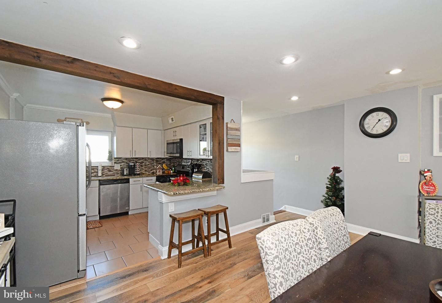 3568 Gloucester Lane photo 8