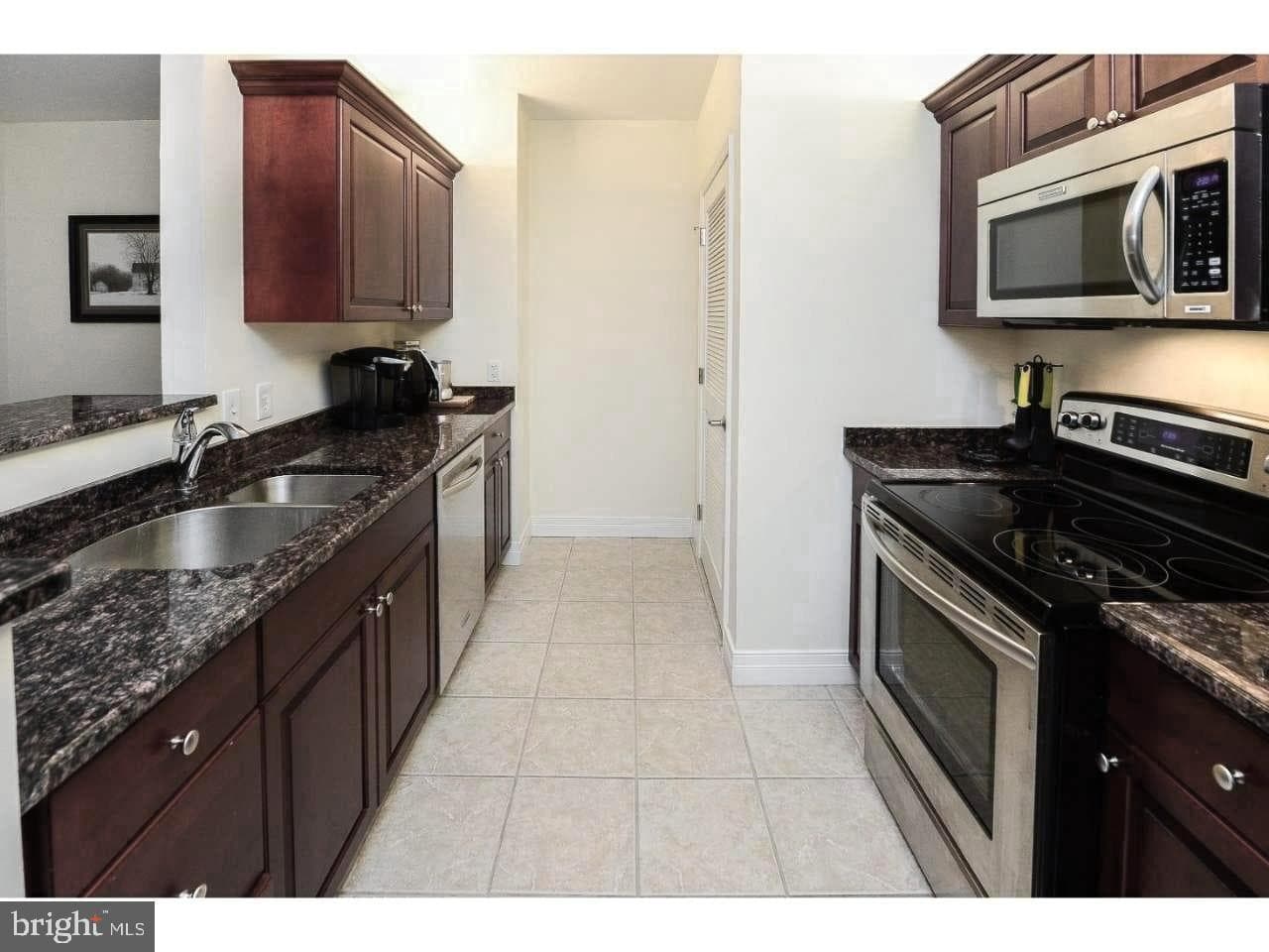 1600 Arch Street #1602 photo 4
