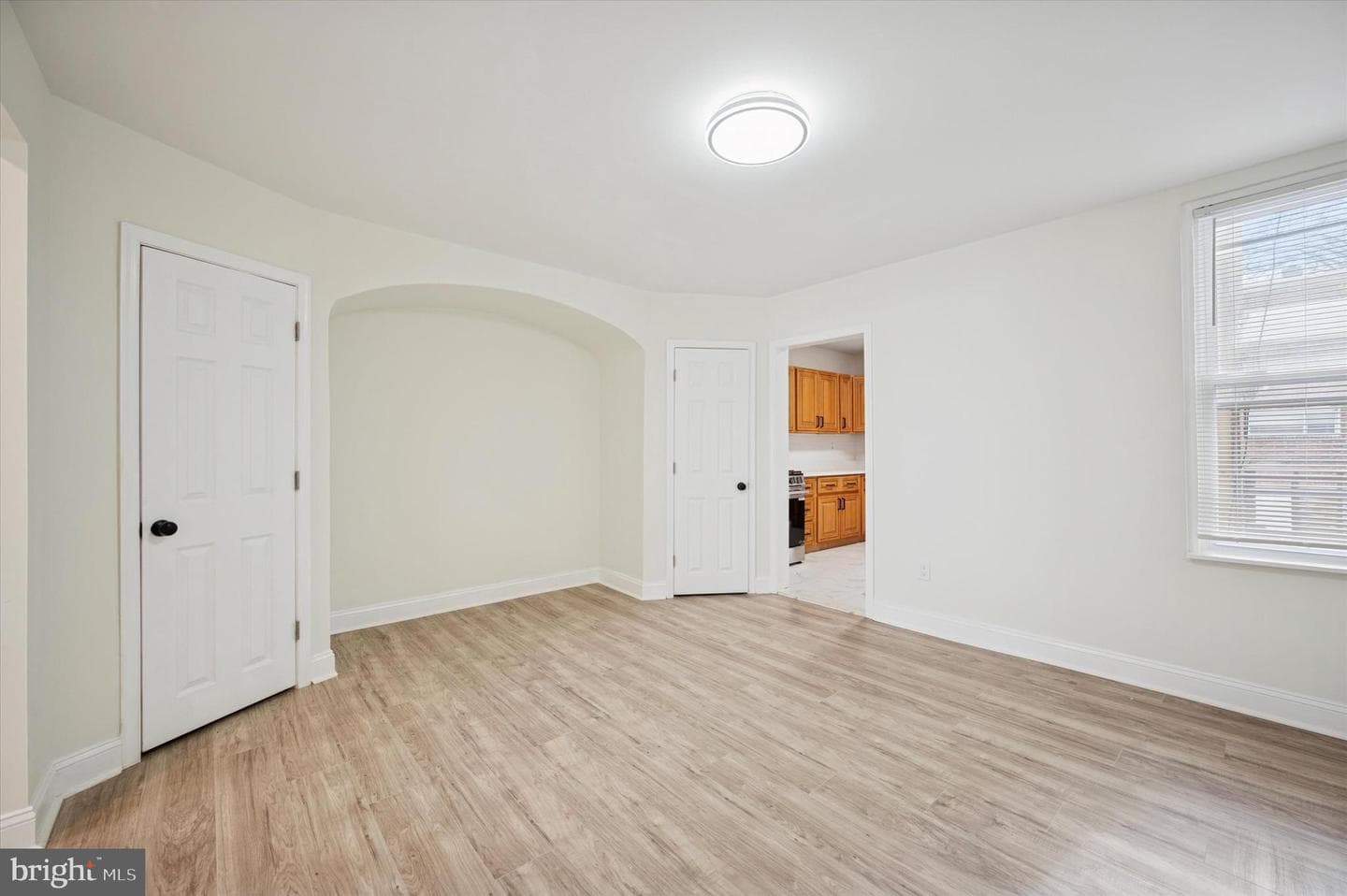 5232 Arlington Street photo 7