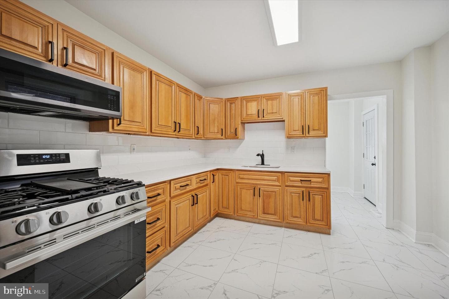 5232 Arlington Street photo 8