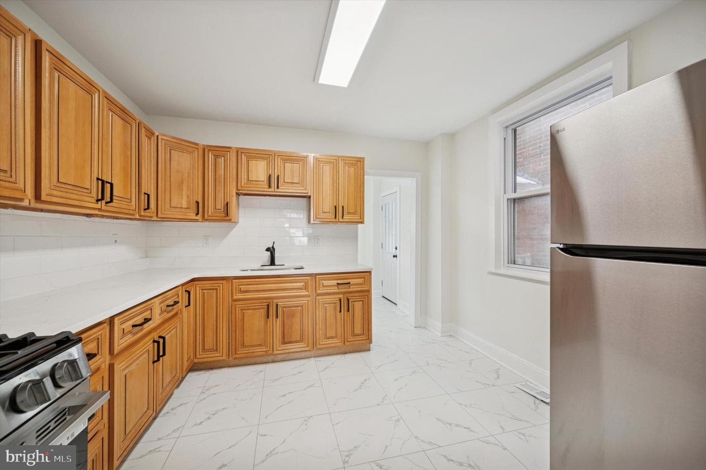 5232 Arlington Street photo 9