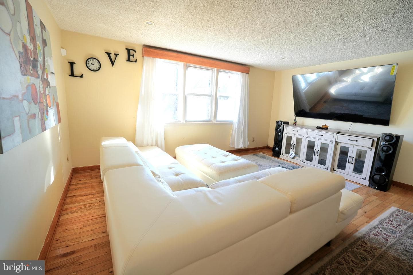 9274 Angus Place photo 4