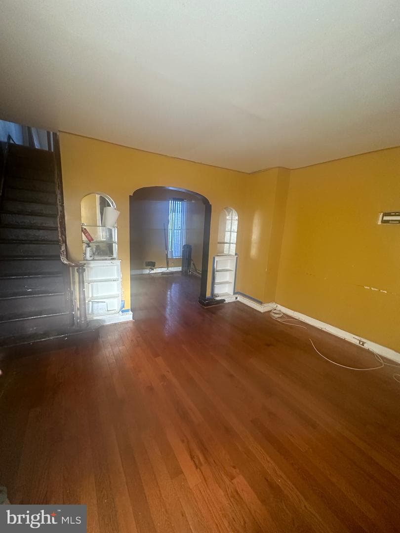 5037 N 8th Street photo 2