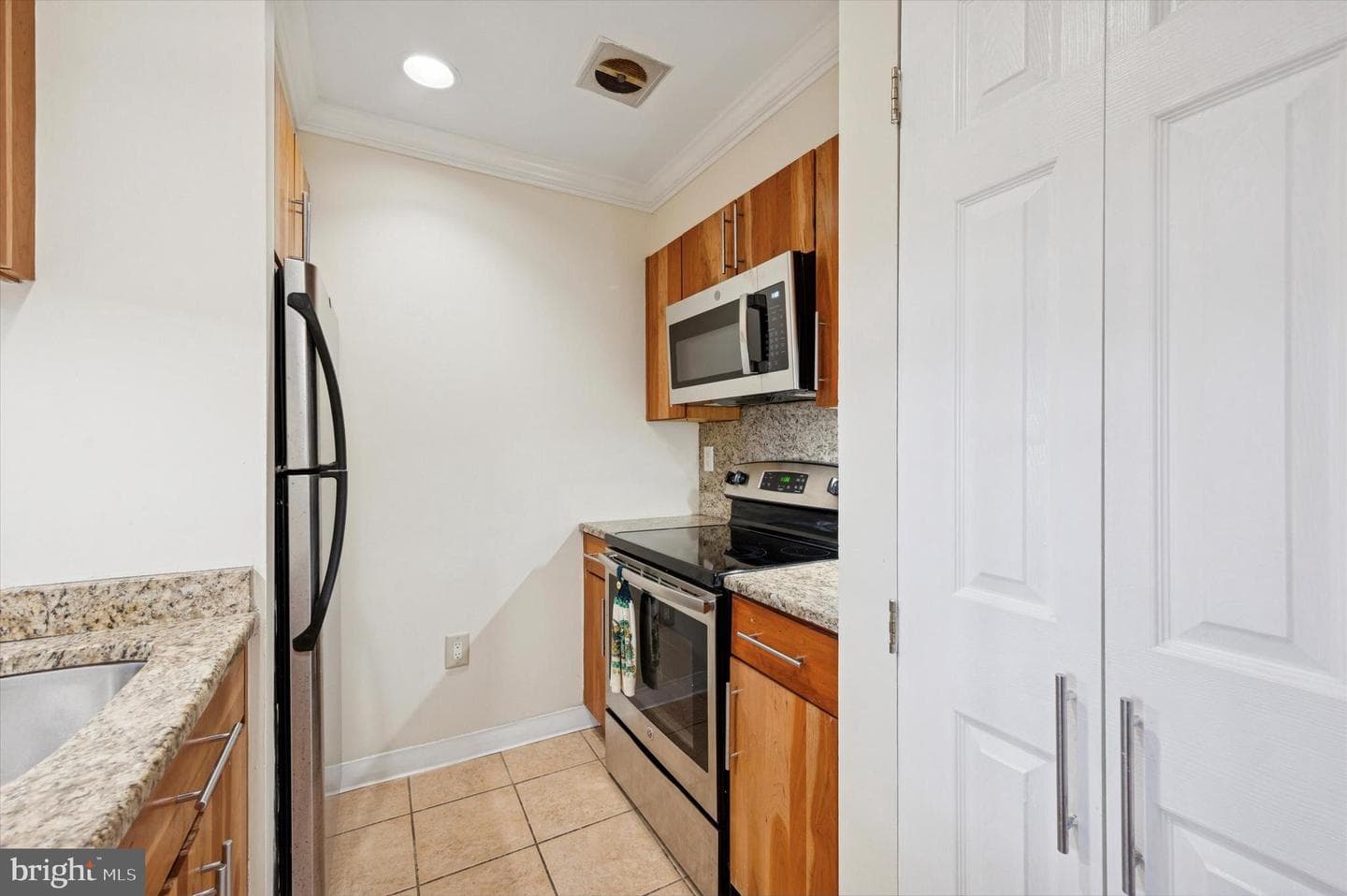 1601 Spring Garden Street #205 photo 3