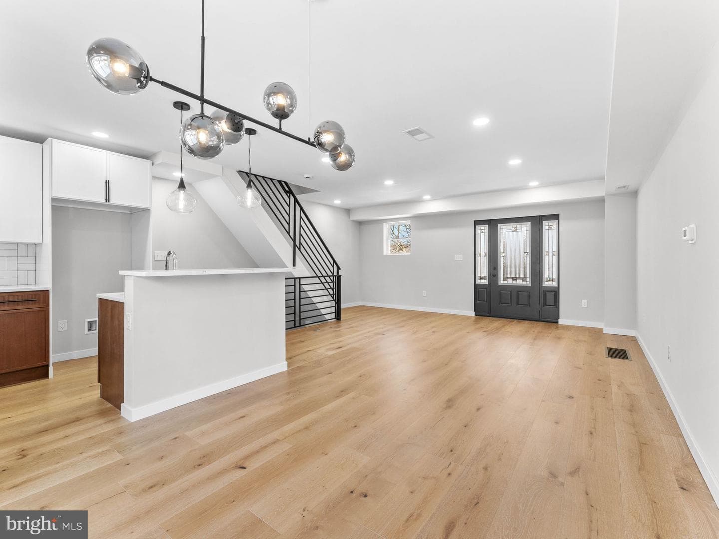 347 E Montana Street photo 1