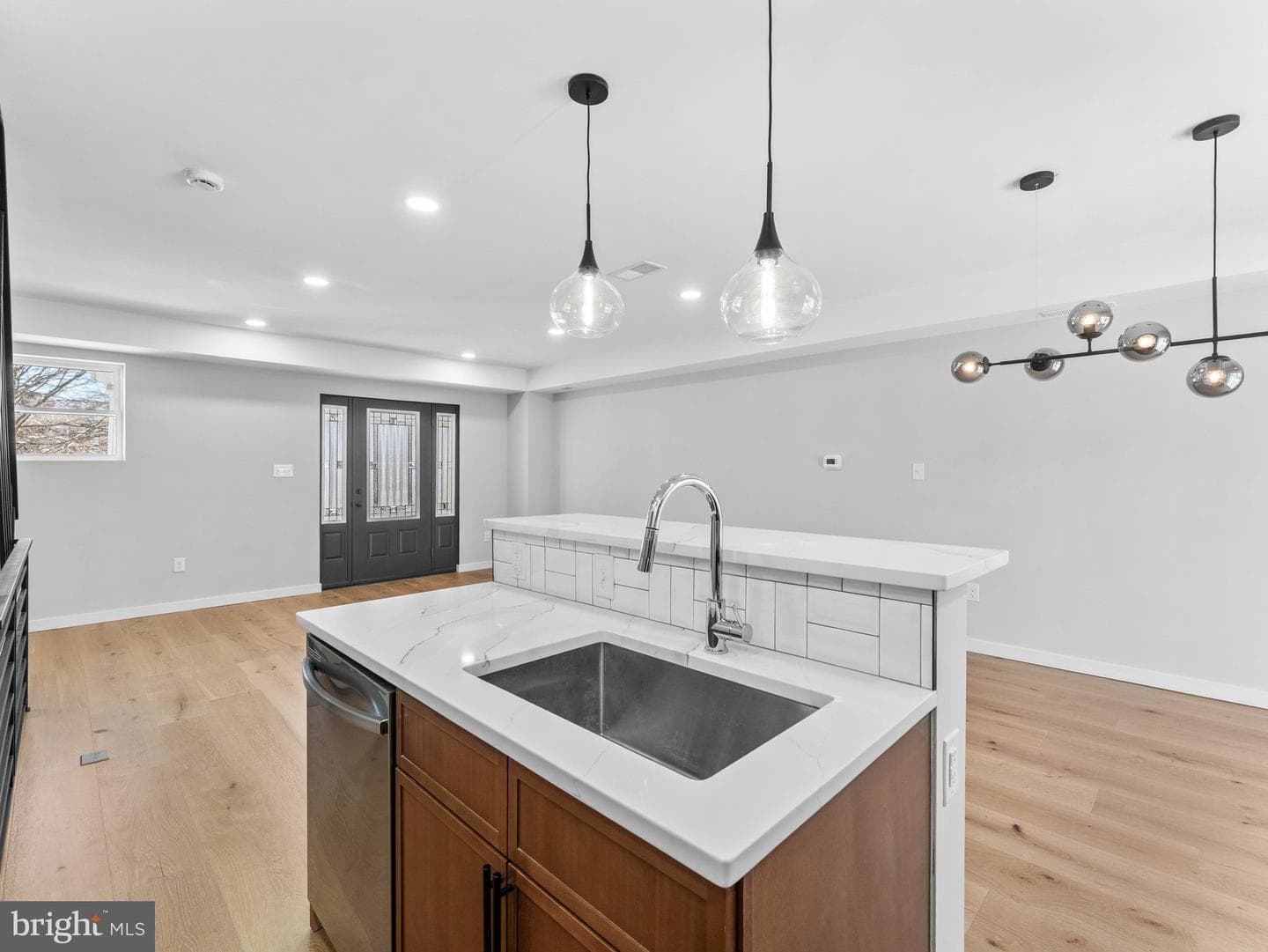 347 E Montana Street photo 10