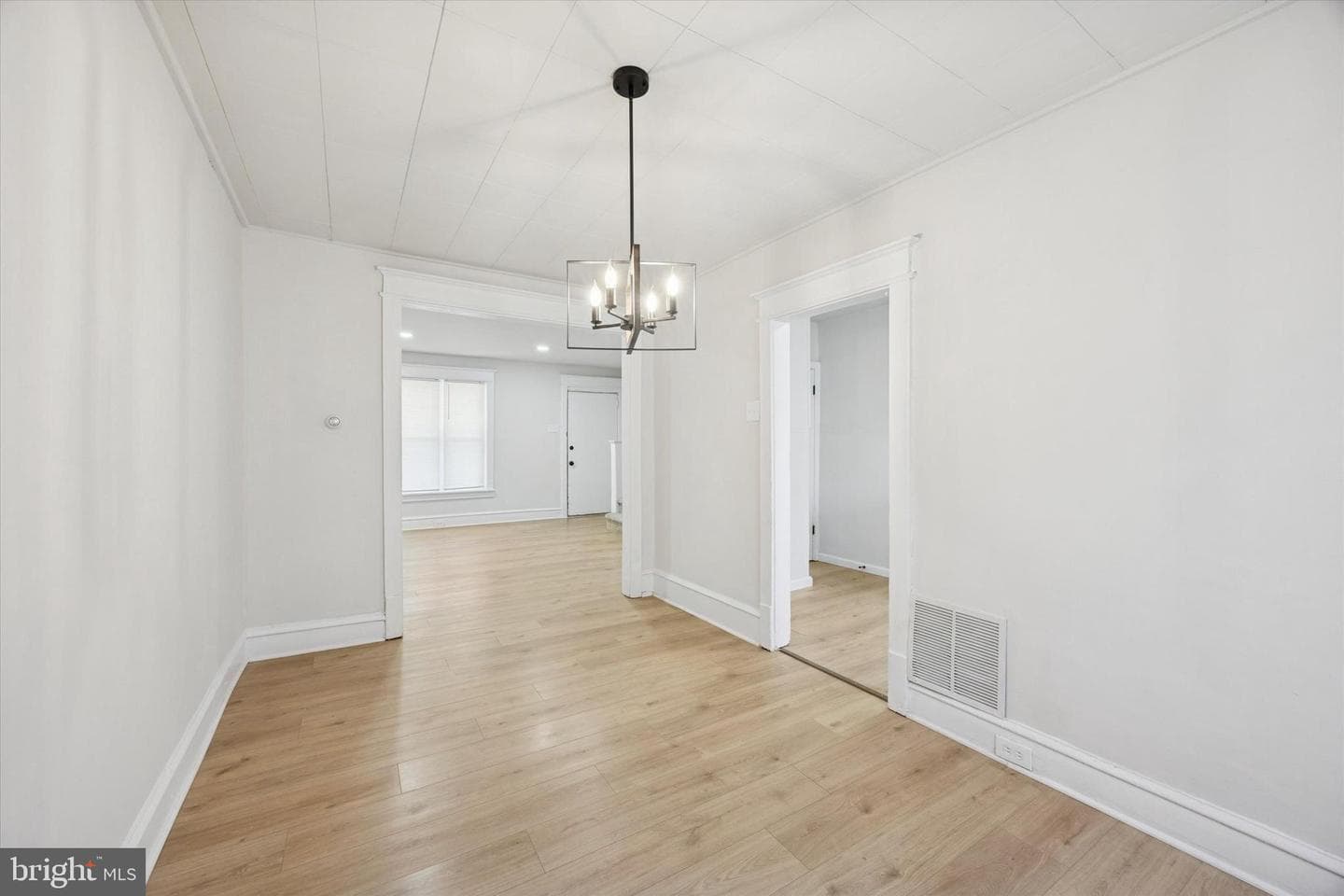 2537 S Millick Street photo 6