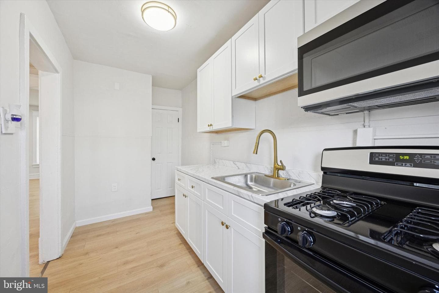 2537 S Millick Street photo 8