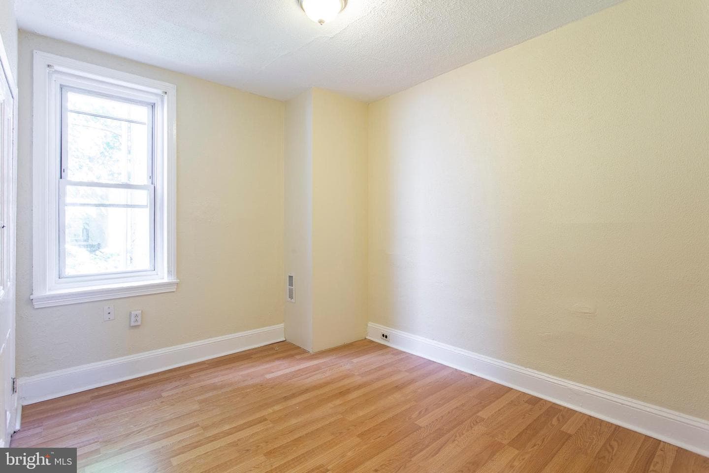 3911 Warren Street photo 17