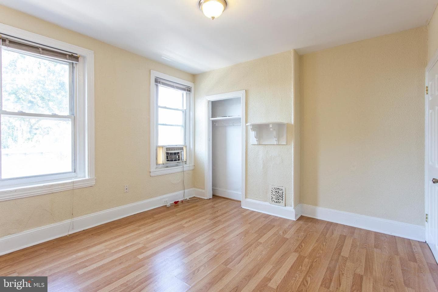 3911 Warren Street photo 23