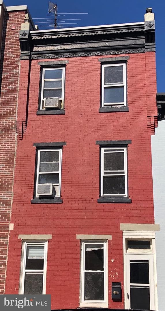 3911 Warren Street photo 6