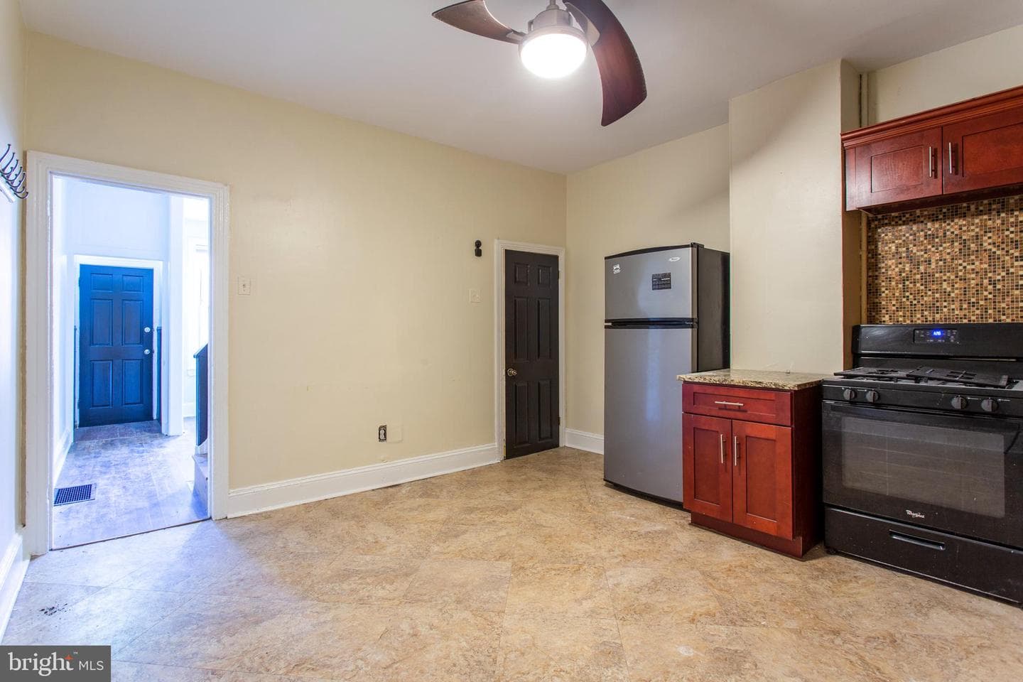 3911 Warren Street photo 8