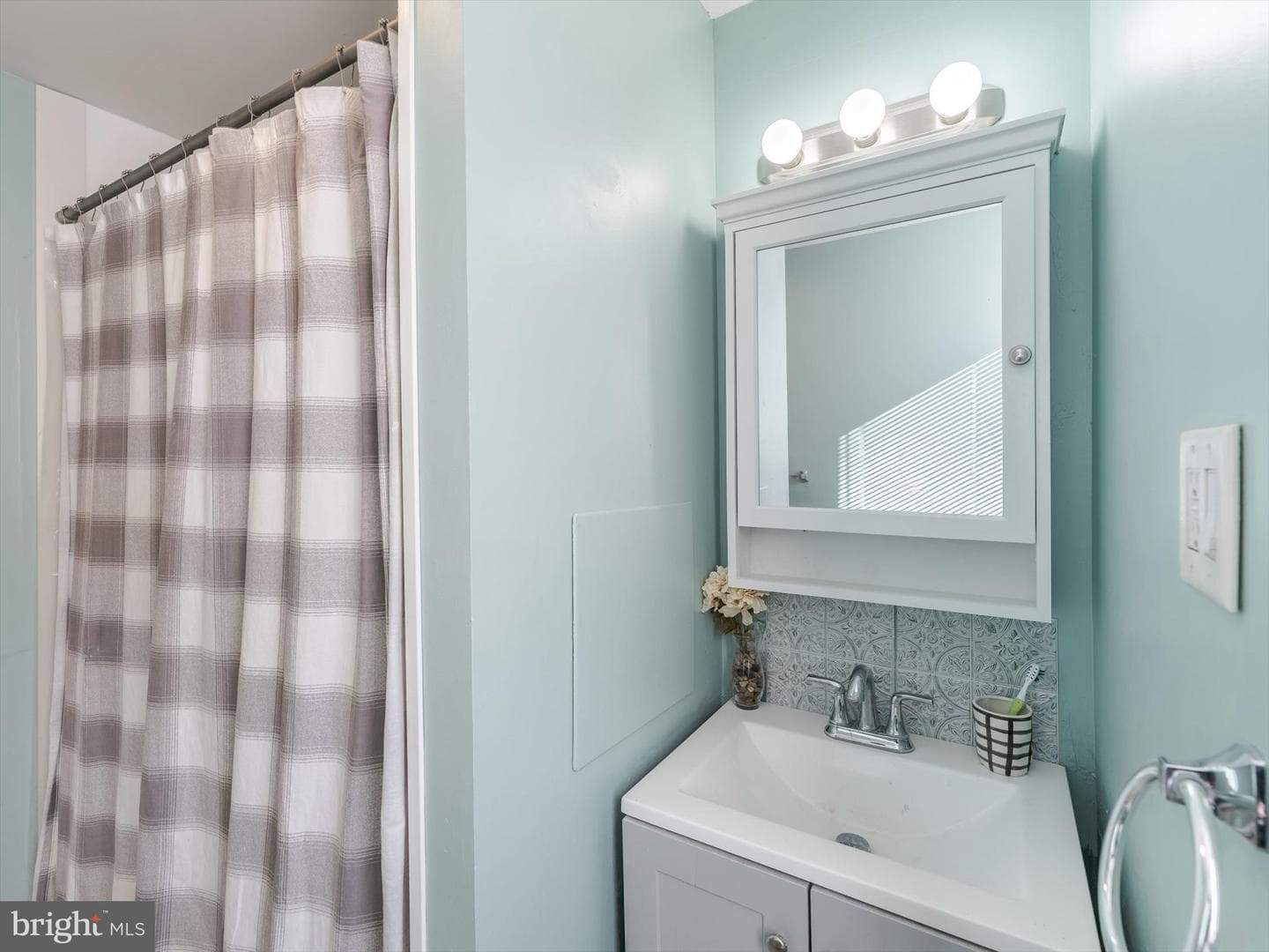 7413 Rockwell Avenue photo 21
