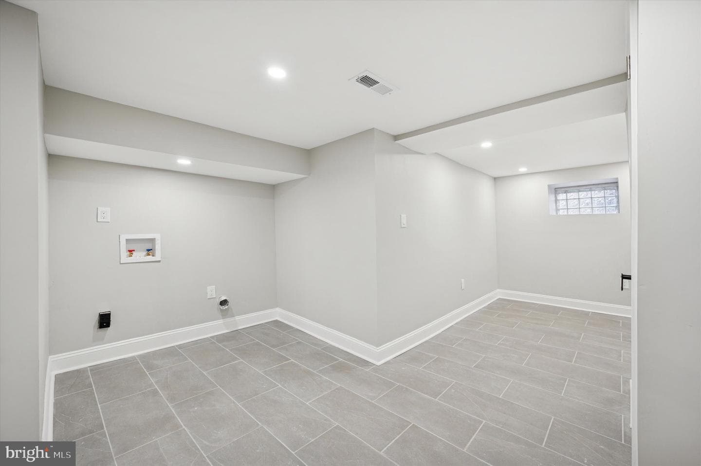 5722 Florence Avenue photo 33
