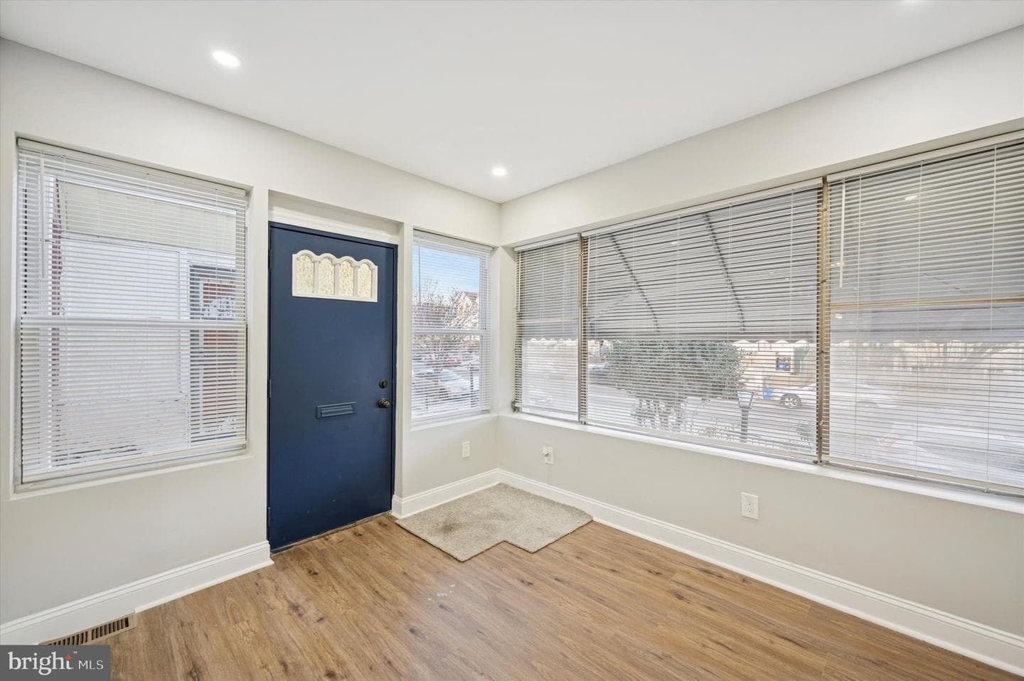 5722 Florence Avenue photo 4