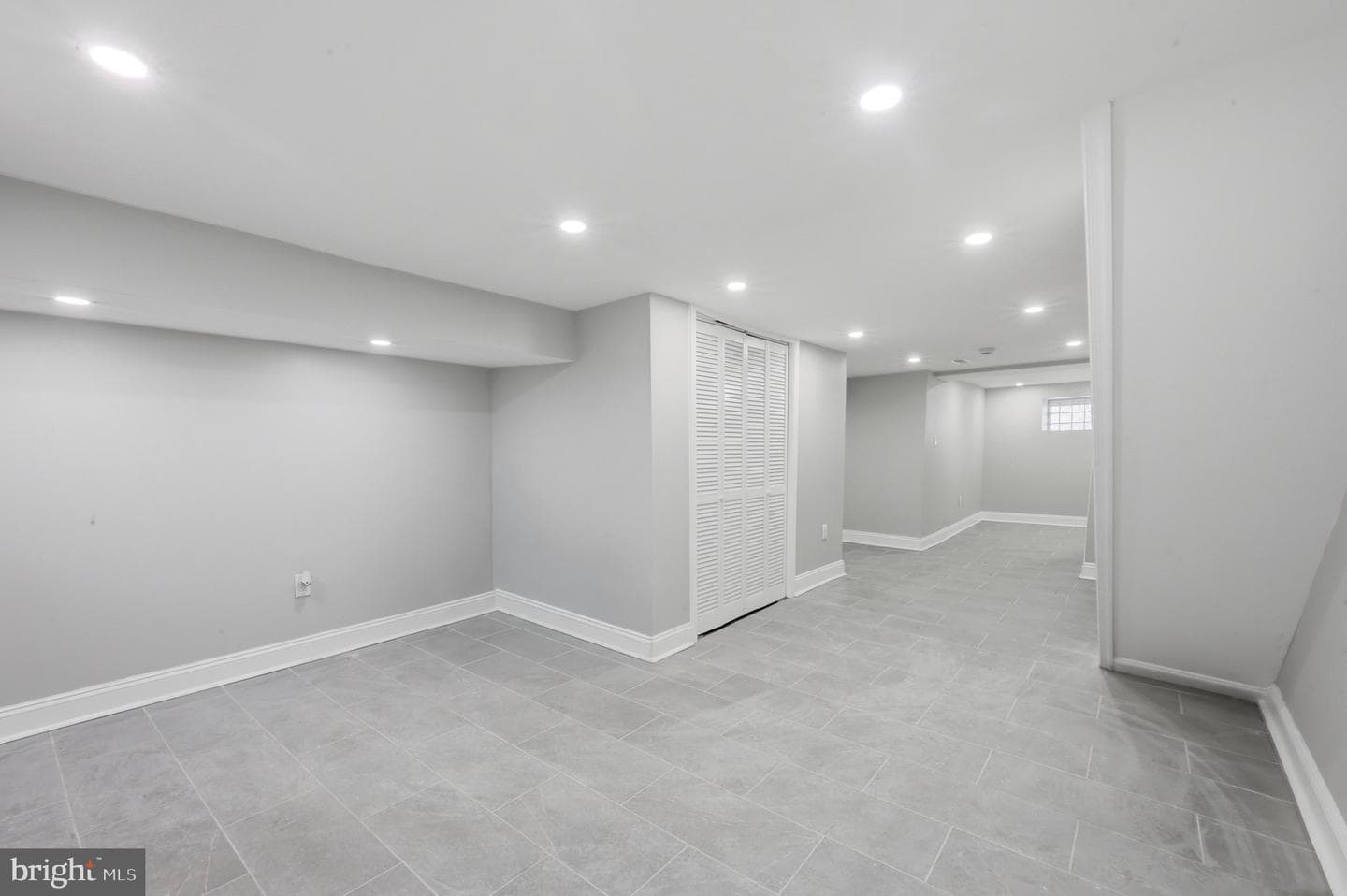 5722 Florence Avenue photo 43