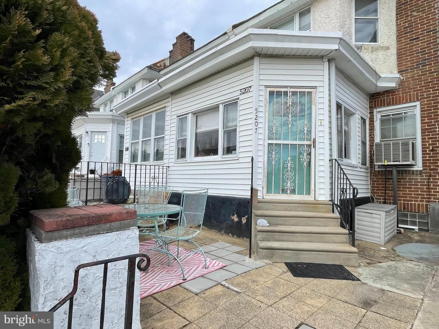 5207 Diamond Street photo 3