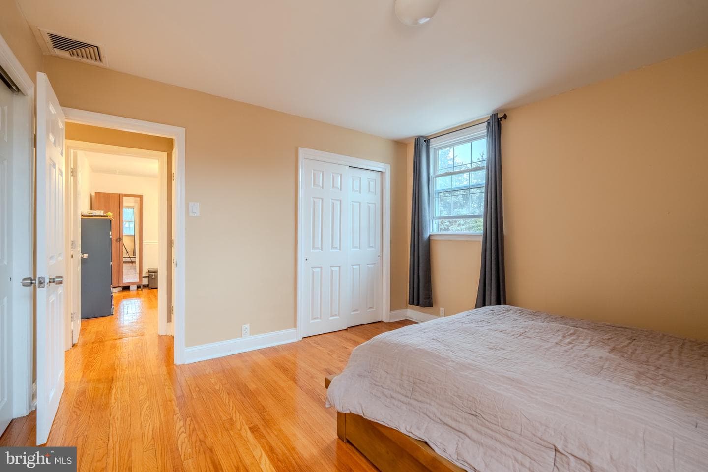 613 Seville Street photo 23