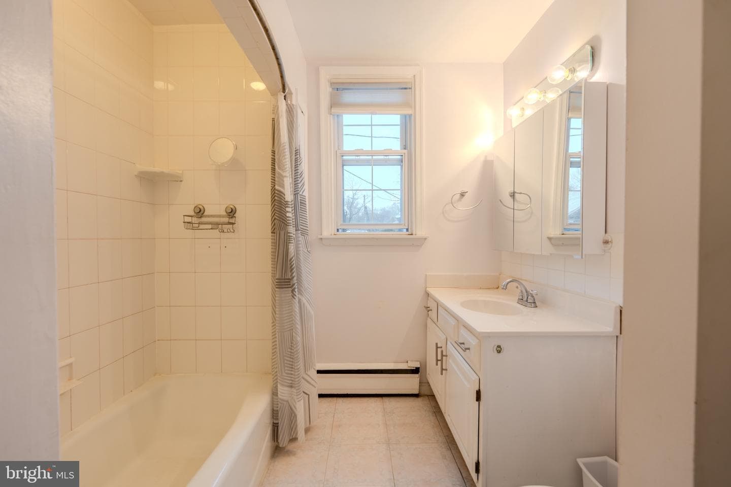 613 Seville Street photo 27