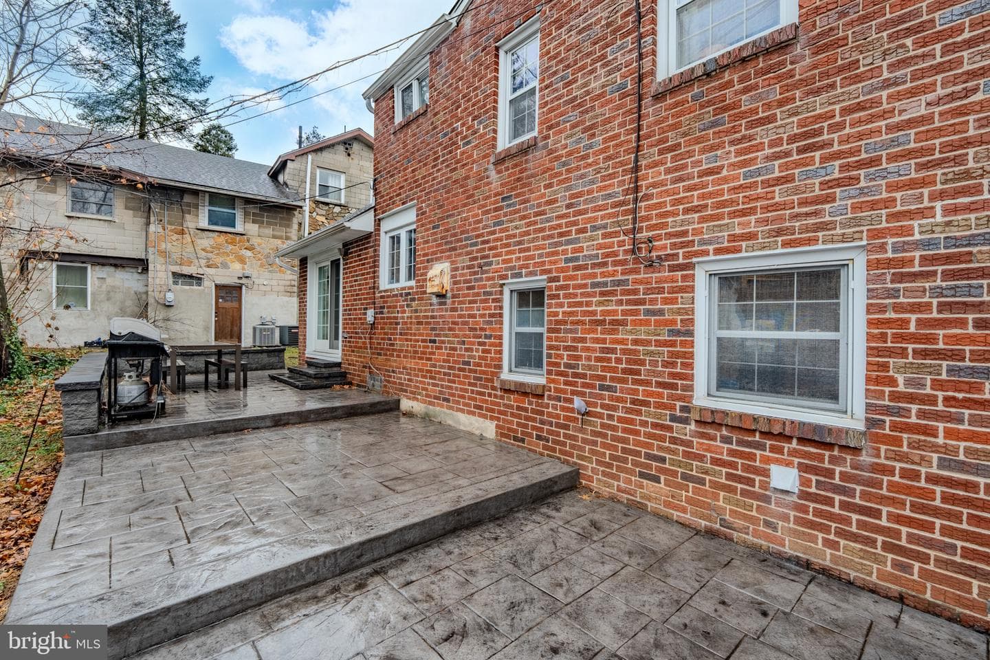 613 Seville Street photo 31