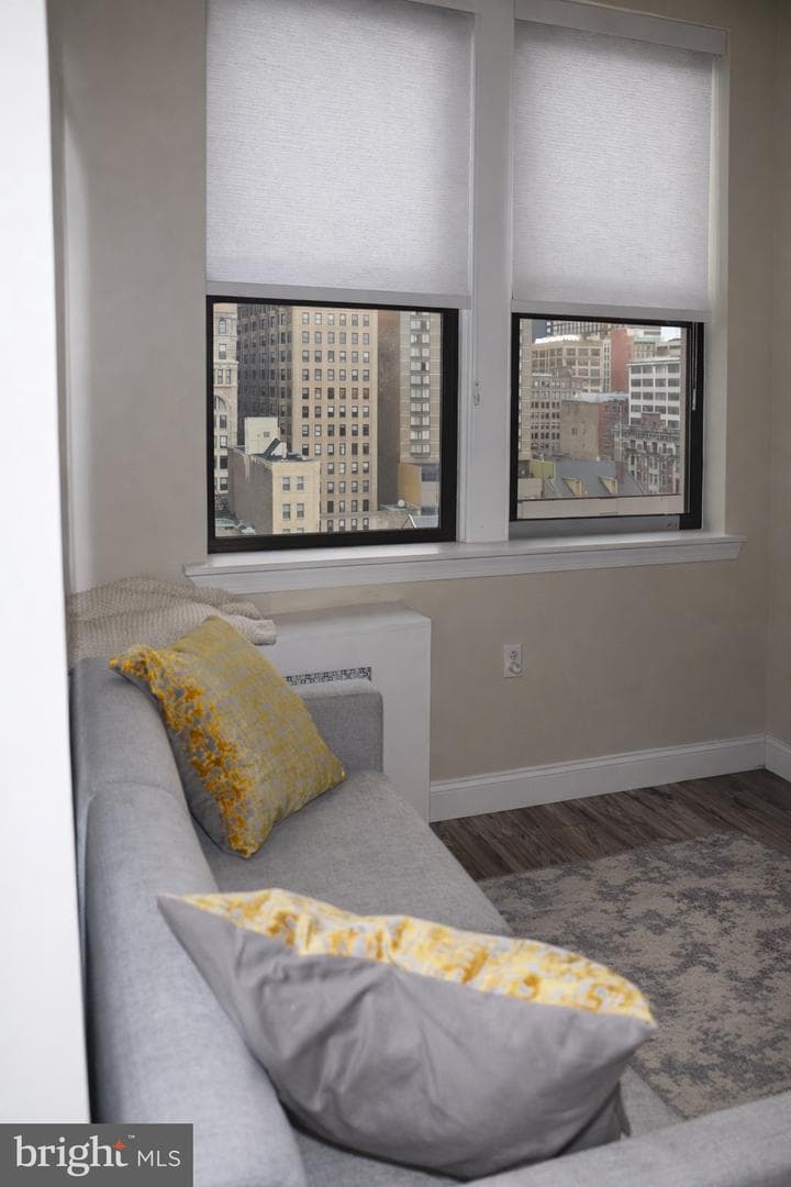 1324 Locust St # 1011 photo 11