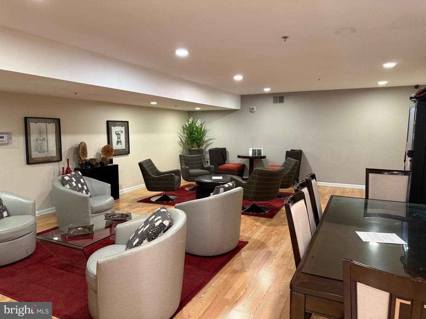 1324 Locust St # 1011 photo 13