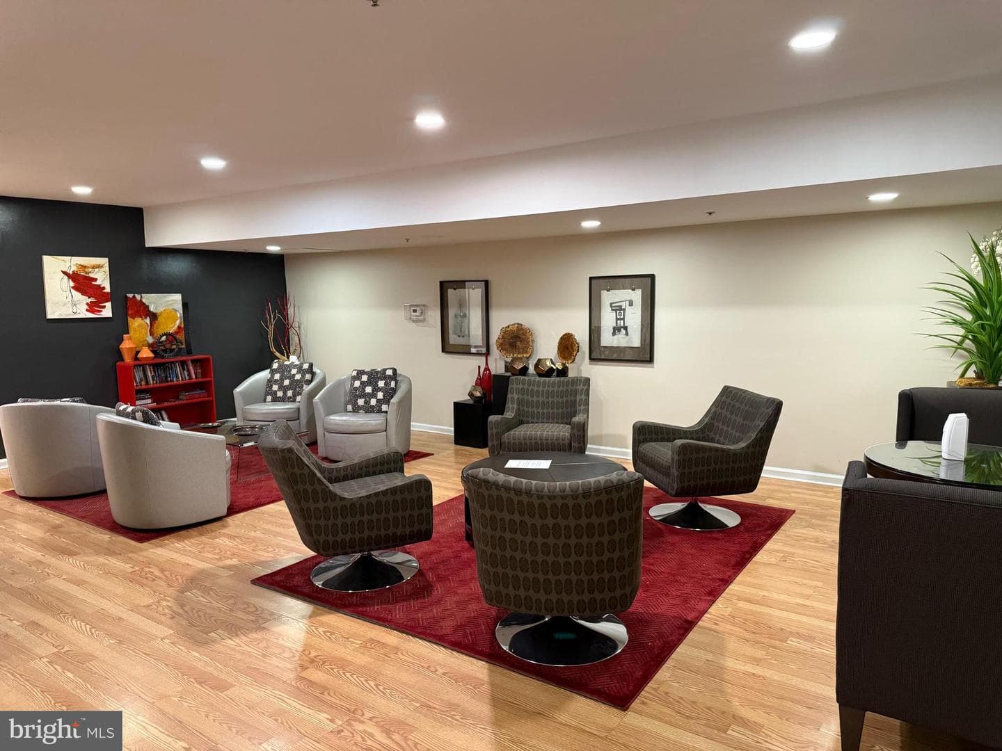 1324 Locust St # 1011 photo 14