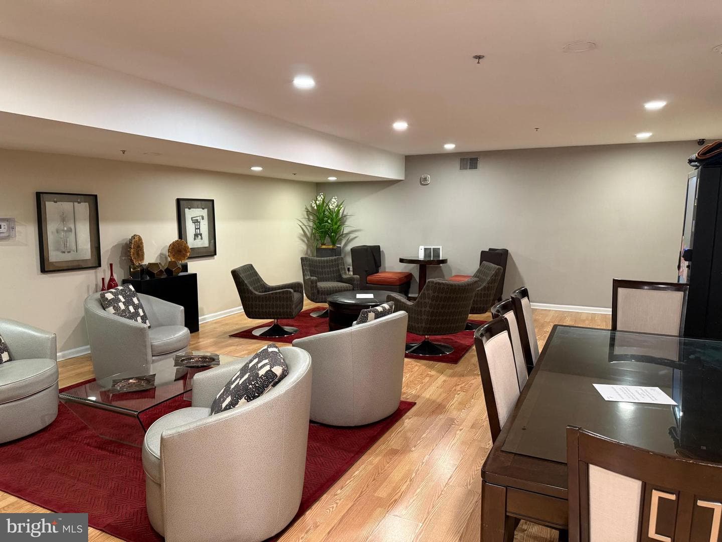 1324 Locust St # 1011 photo 15