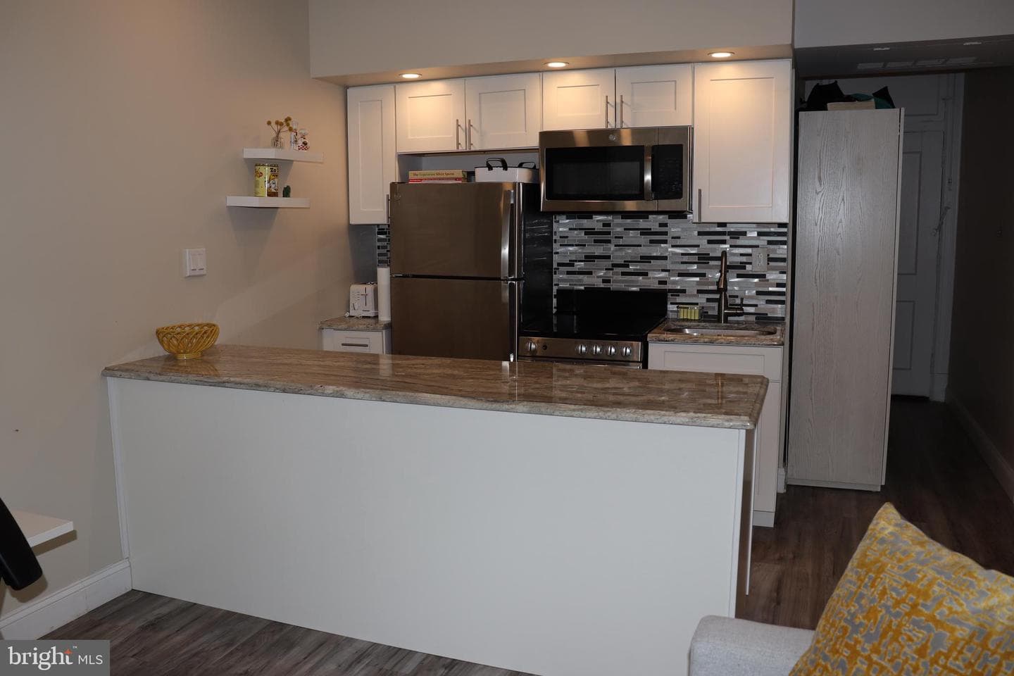 1324 Locust St # 1011 photo 5
