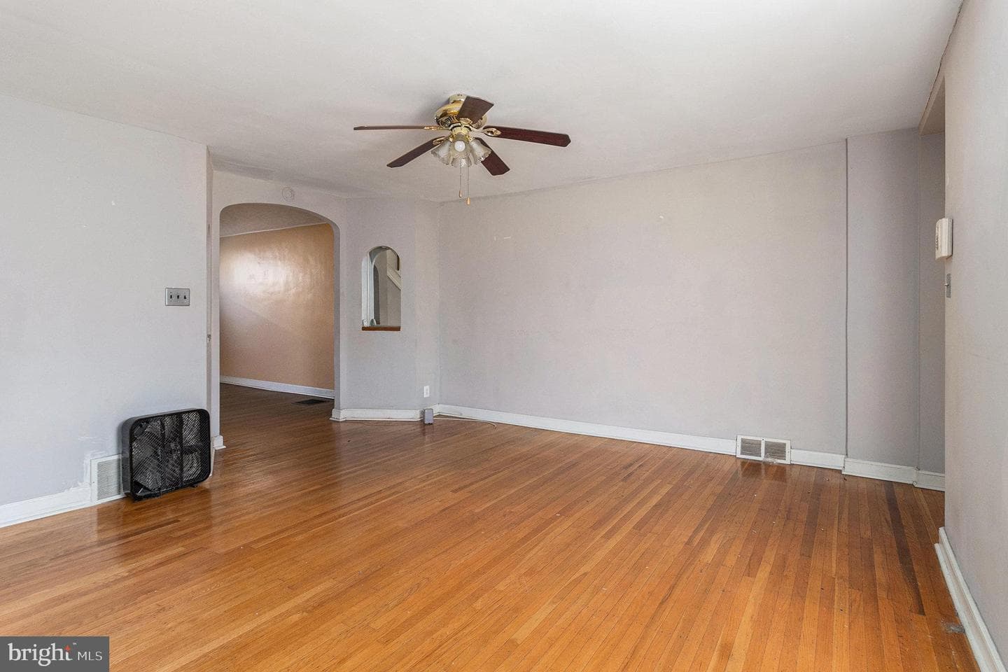 1331 Hellerman Street photo 4